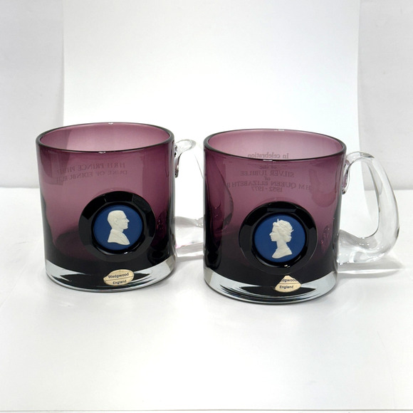 Vtg Wedgwood HM Queen Elizabeth II & HRH Prince Philip Silver Jubilee Glass Mug - Picture 1 of 16